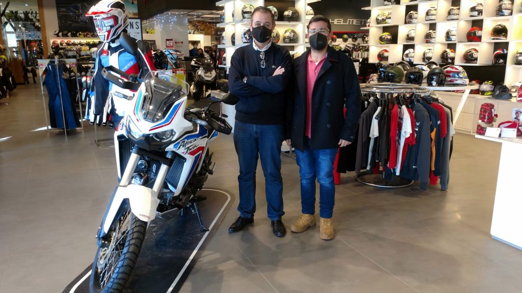 alejandro trivino y salvador ruben africa twin servihonda