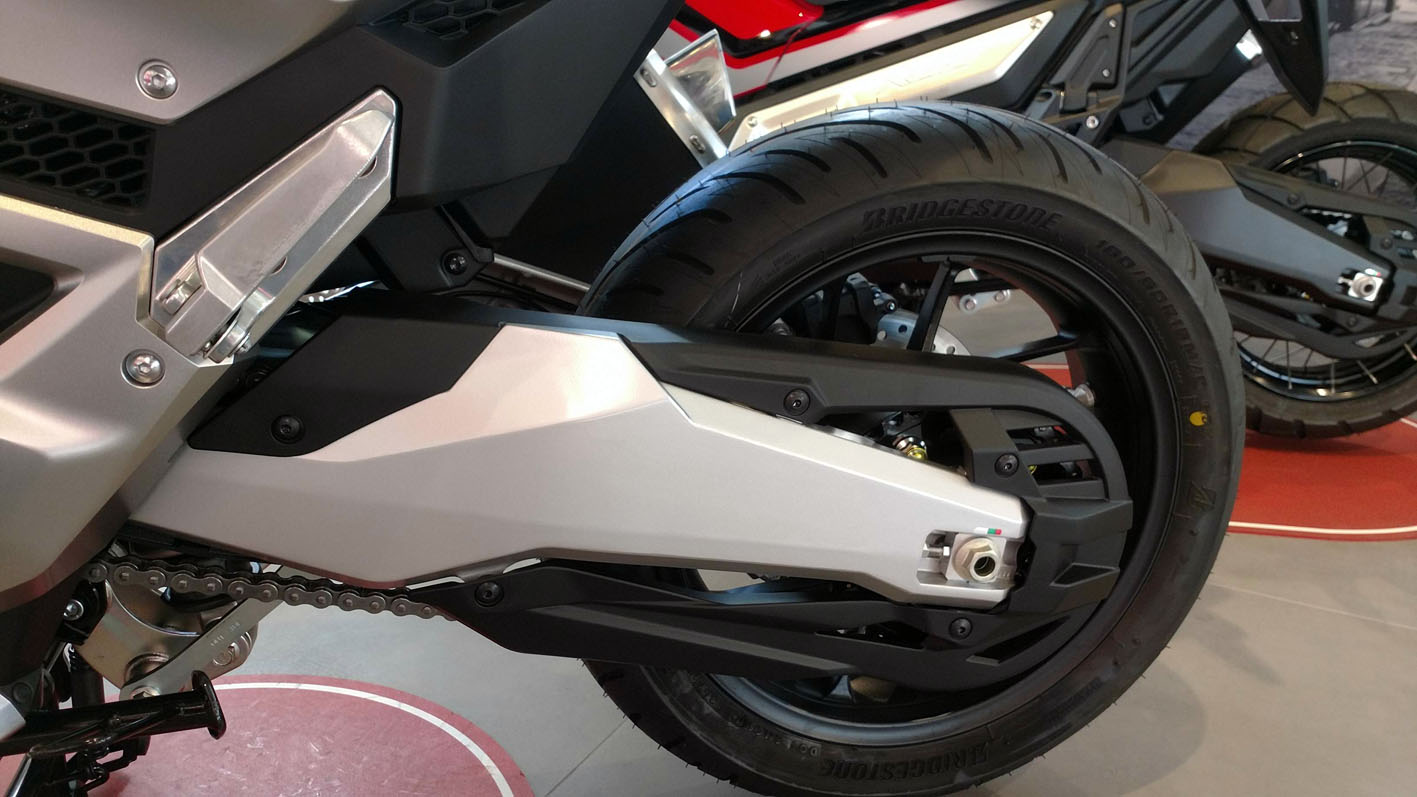 El sistema HSTC de Honda mejora considerablemente la seguridad en la Nueva Forza 750.